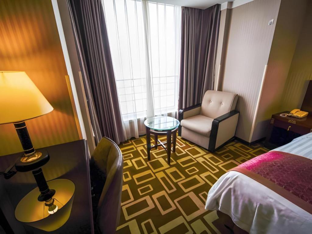 Dong Fang Hotel Pechino Esterno foto