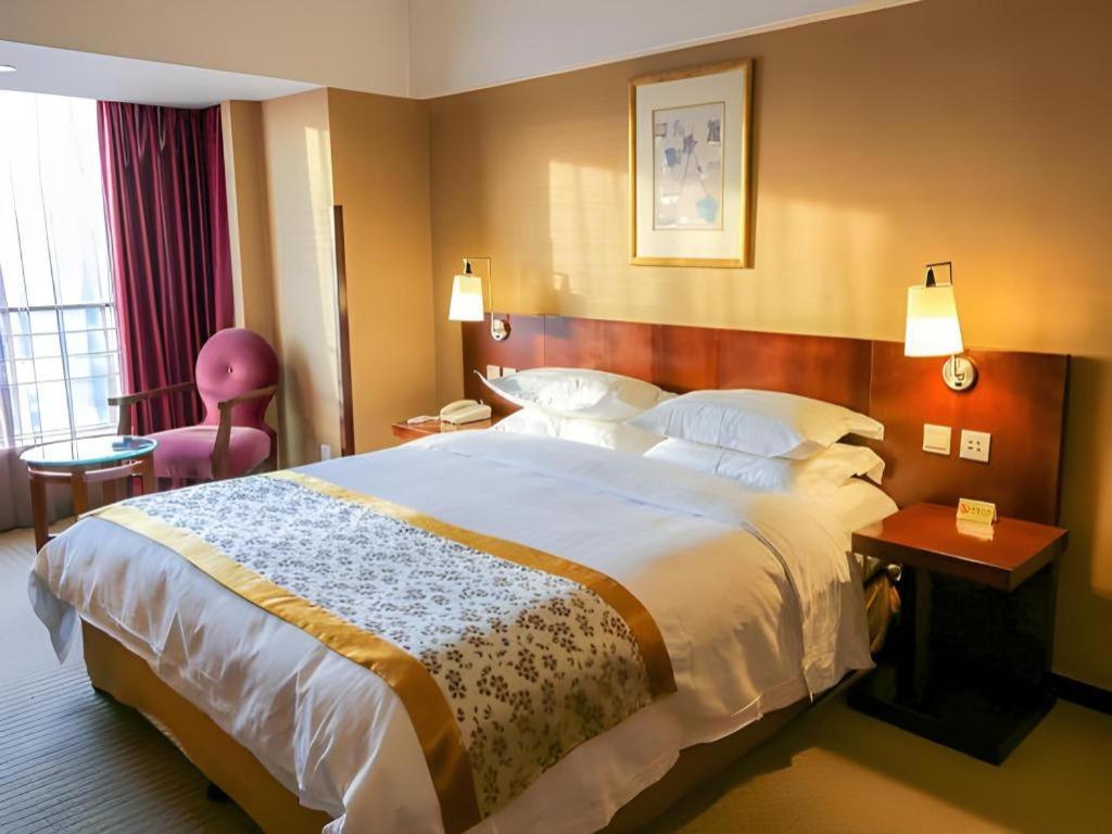 Dong Fang Hotel Pechino Esterno foto