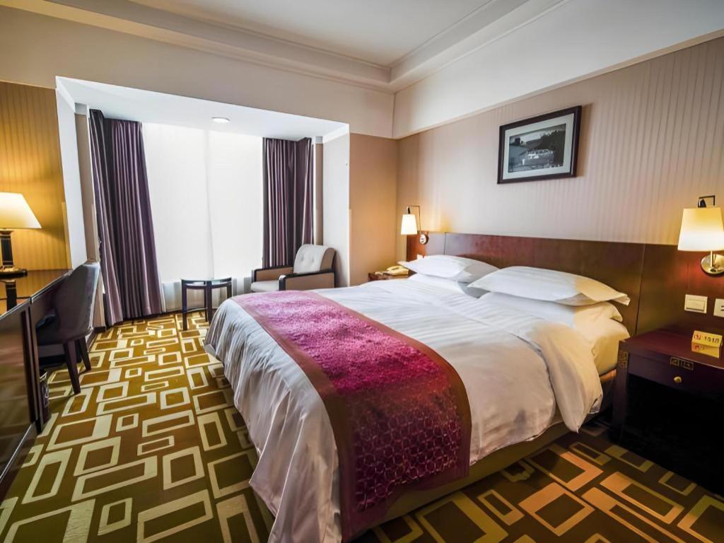 Dong Fang Hotel Pechino Esterno foto