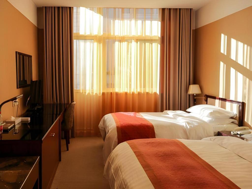 Dong Fang Hotel Pechino Esterno foto